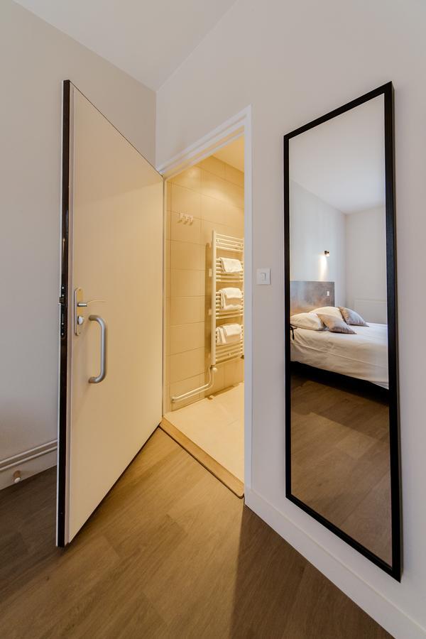 Logis Hotel - Le Petit Bellon Senlis  Buitenkant foto